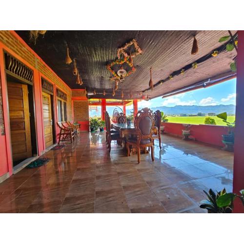 Penginapan Bunga Sonsang kamar Family Tripel