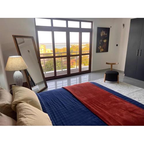 Penthouse Livin- Stunning Lux Design & Ocean Views