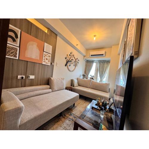 Penthouse Lvl Luxury Cndo Nr MOA