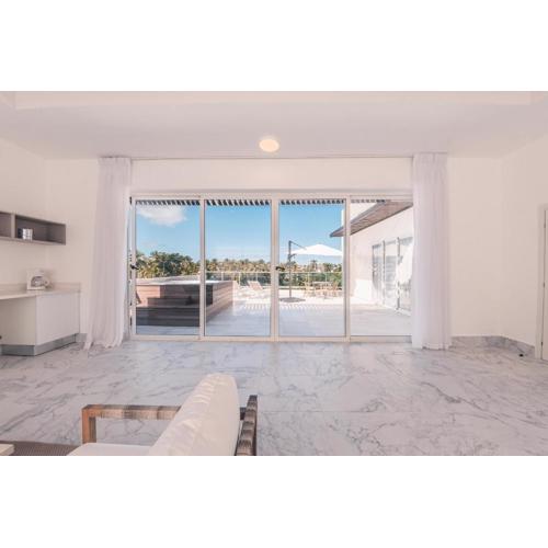 Penthouse with jacuzzi in Lake View