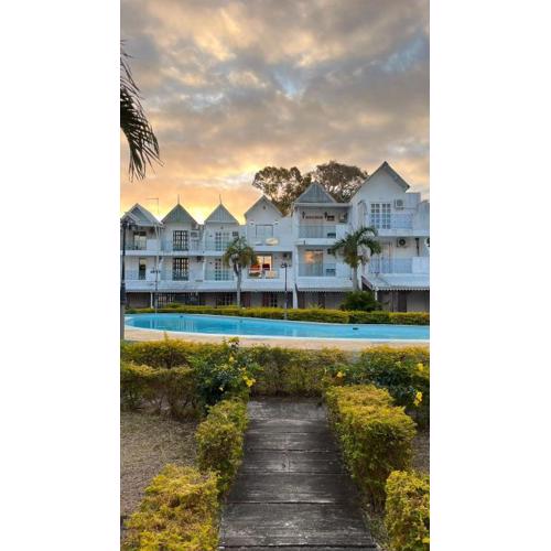 Pereybere 3 Bedroom Beach Apartment