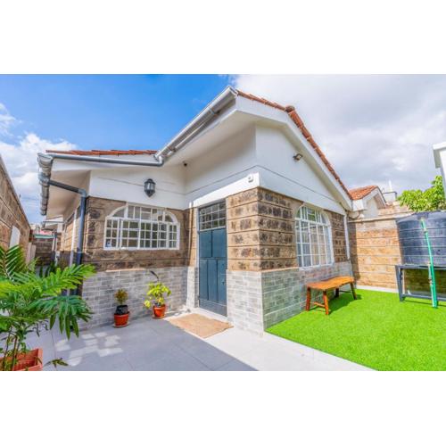 Perfect 2BR Airport Layover Transit Accommodation - High Speed WiFi 30mbps