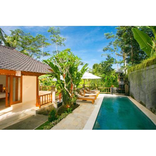 Pesantian Villa and Warung