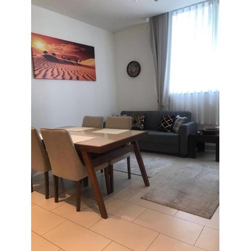 Pet free 1BR with Balcony Pool Gym Near Downtown