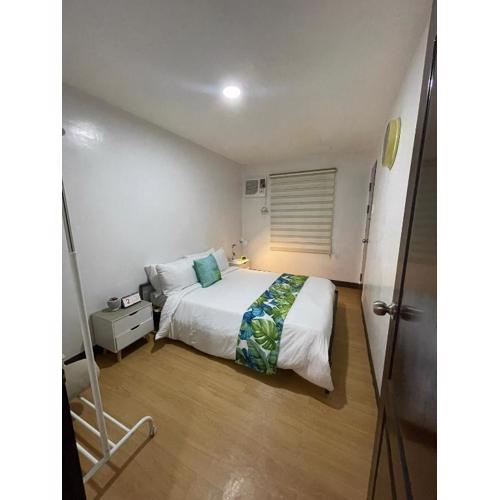 Pet-friendly 1BR Condo Unit in Imus with Wifi Netflix -Min 2 nights