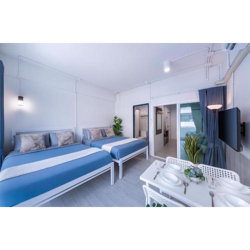 Petchaburi22 Apartments next to Platinum mall