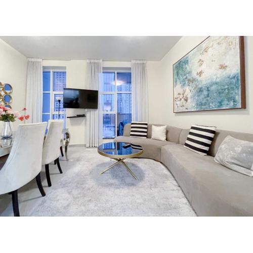 Phaedrus Living Dubai Marina Arcade Residence 702