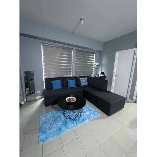 Phebs 2bedroom with pool view in the heart of Makati