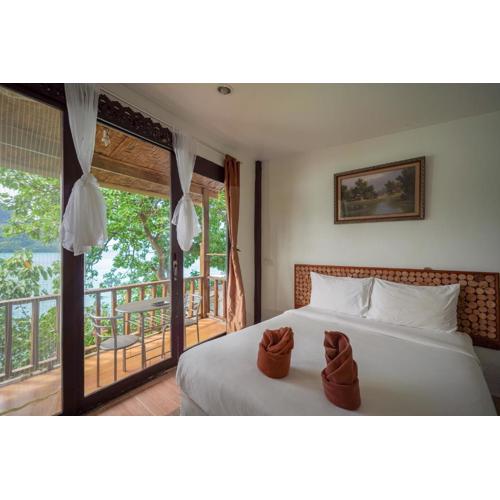 Phi Phi Cozy Seafront Resort