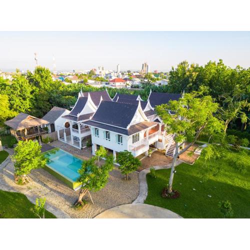 Phi Private Villa: Luxury Thai with Riverview