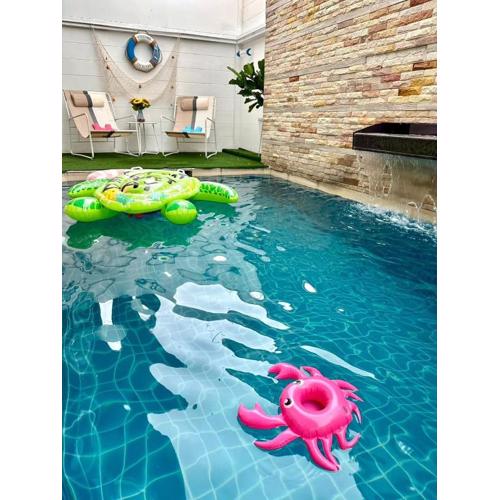 Phirom2 pool villa pattaya