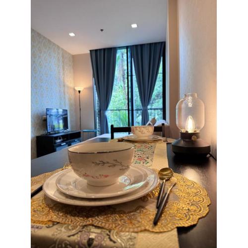 Phrom Phong Top 1BD pool,gym,park and mall BTS