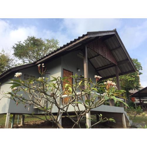 Phupha Bungalow Haad Rin