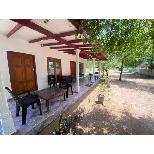 Pigeon Island Beach View Villa - Nilaveli