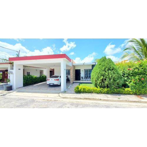 Pine Tree Entire House 2B Gated Com