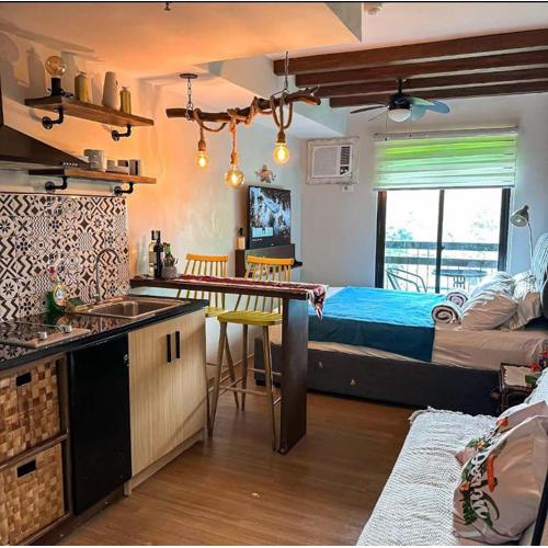 Pinesuites Tagaytay Rustic Studio near Sky Ranch