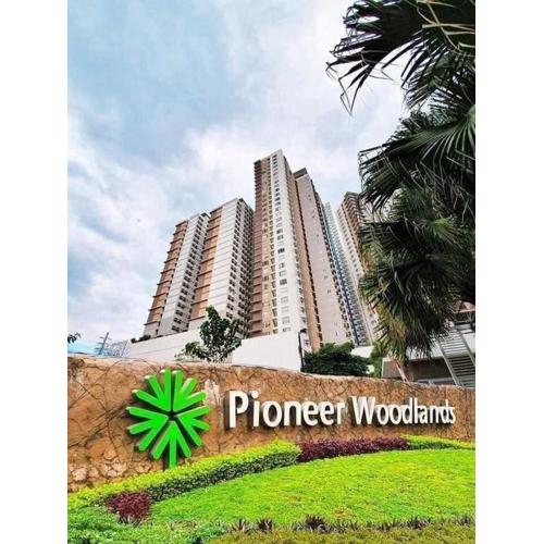 Pioneer Woodlands Mandaluyong