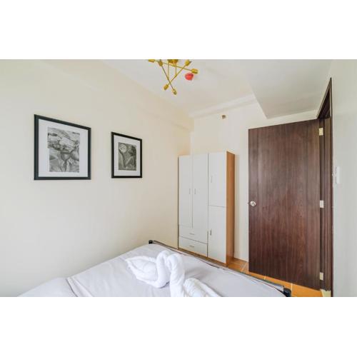 Pioneer Woodlands Tower 5 Unit 33-Q