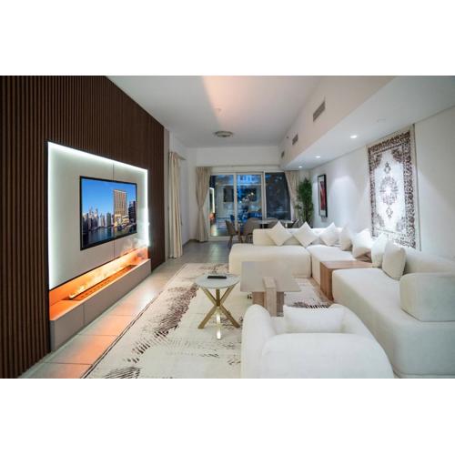 PJ- Luxury Palm Jumeirah Beachfront Apartment