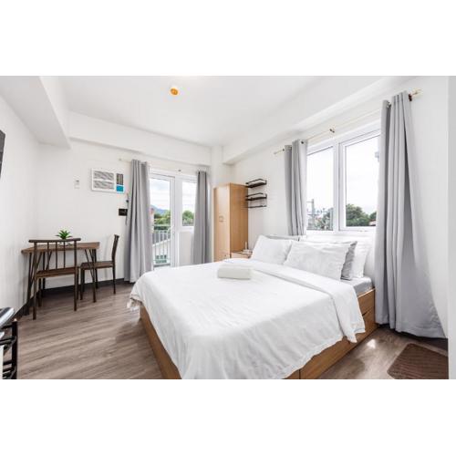 Platform 361 Cebu City Center with balcony