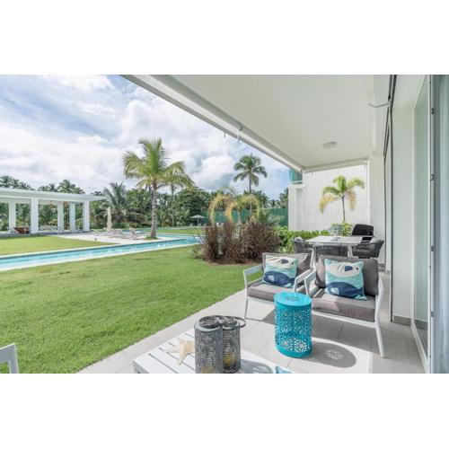 Playa Bonita Amazing Condo at Lake View