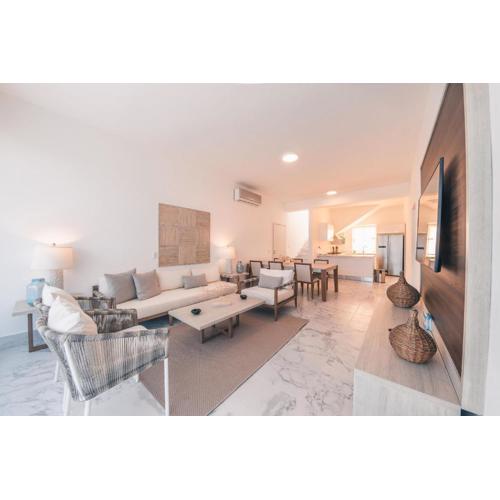 Playa Bonita Unique Penthhouse at Lake View