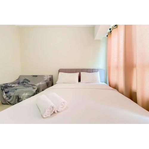 Pleasant and Tidy Studio Apartment Springlake Summarecon Bekasi Apartment By Travelio
