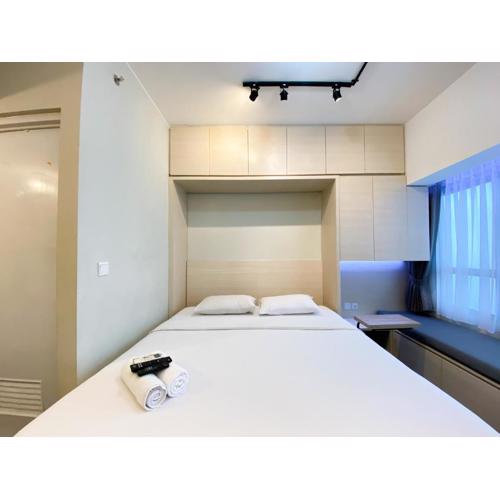 Pleasant and Tidy Studio Apartment Springlake Summarecon Bekasi By Travelio
