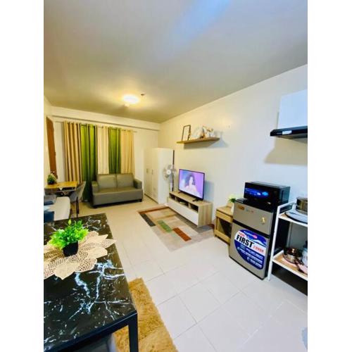 Plumera Condo Near Airport Malls & Schools with Elevator