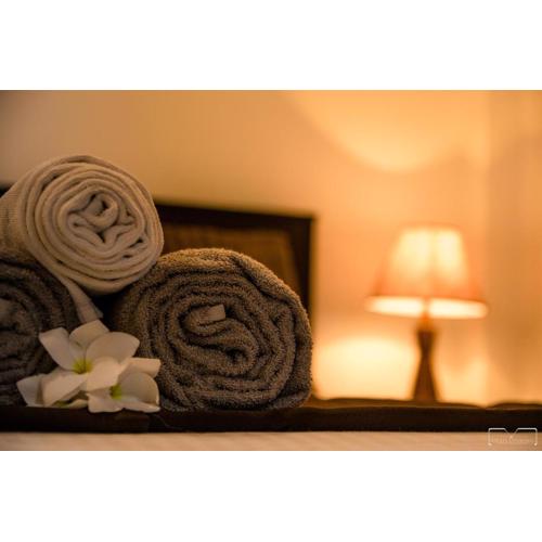 PLUSH Homes Hikkaduwa, 1 bedroom AC apartment