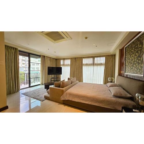 Poblacion Studio Apartment with Balcony