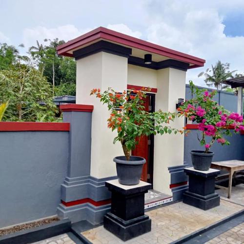 PONDOK KAK SEKEH Special guesthouse and stay in pure Balinese compound