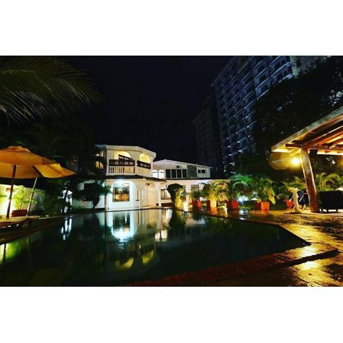 Pontoon Residences & Suites