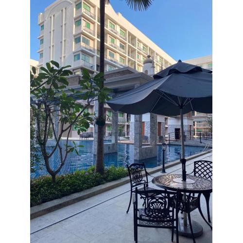 Pool Access Room In Arcadia