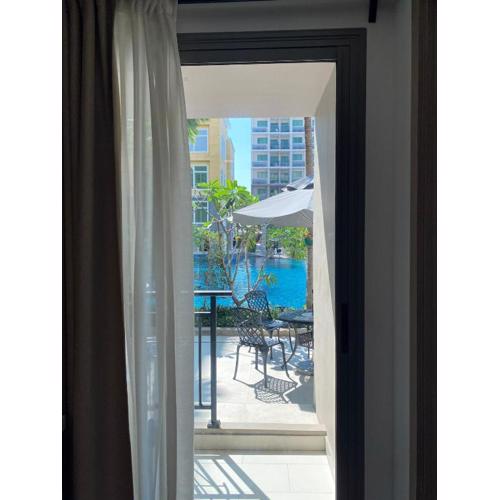 Pool Access Room Near Beach And Town