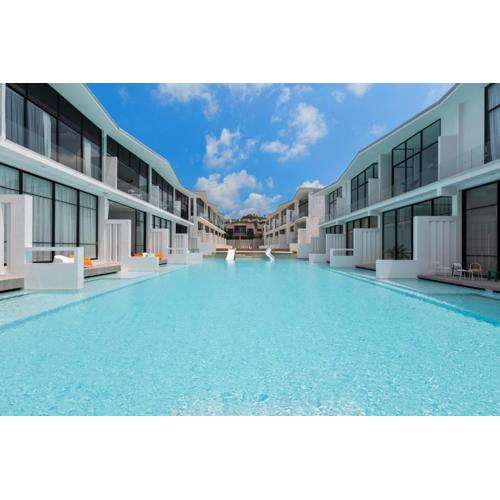 Pool Access Spacious Townhouse and Kids Slide