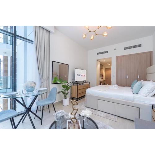 Pool View & 2 adults 2 kids & Brand New & Czechin