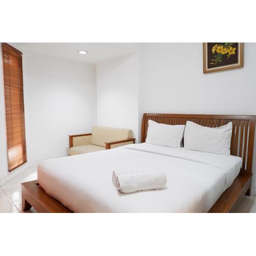 Pool View Studio Apartment Tamansari Sudirman By Travelio