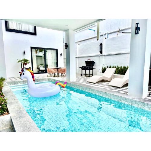 Pool Villa France Style in Phratamnak 6 Bedroom KTV BBQ
