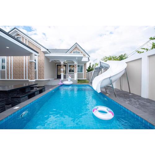 Pool Villa Pattaya 3BR Slide Karaoke