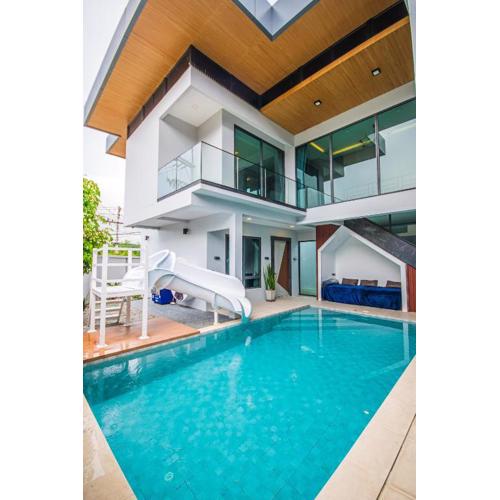 Pool Villa Sura Designer