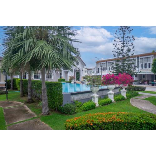 Poolfront Family House 13 Guests Near Fashion Island