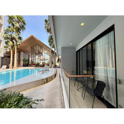 Poolside 1 Bedroom Apartment by Renttini