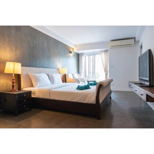 Poolside Bangrak Apartment 1