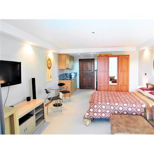 Poolview condo RentBuyThailand