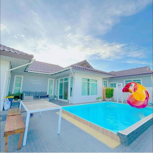 Poolvilla Pattaya by Apiwat