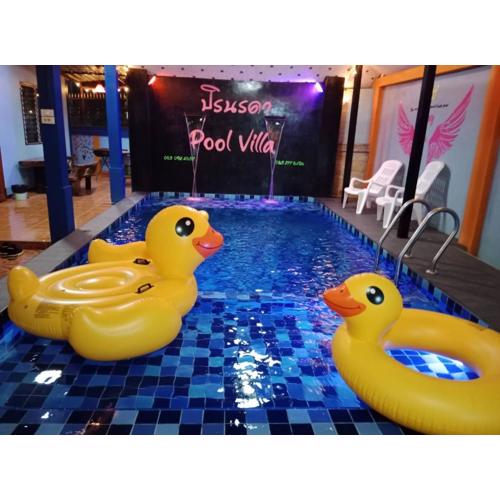 บ้านปรินรดา poolvilla สัตหีบ