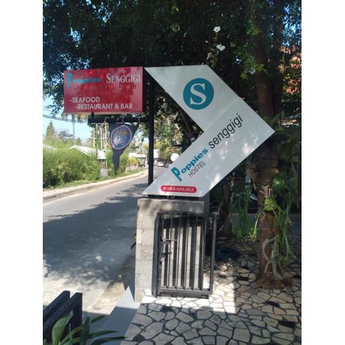 Poppies Senggigi Hostel