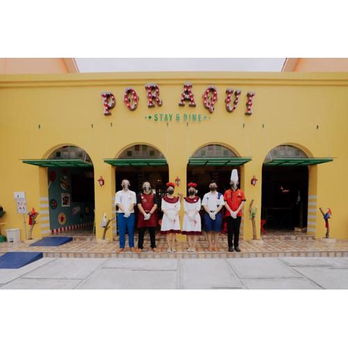Por Aqui Stay & Dine