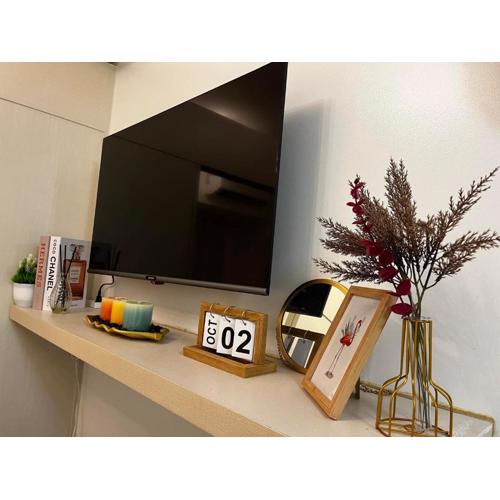 Posh 1BR @ SM Southmall w/ 100mbps and Netflix